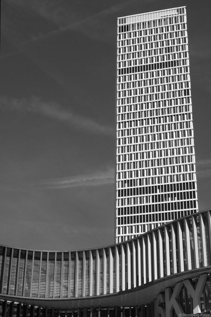 2208017, Frankfurt / One, Meurer, 2017-21 / Skyline Plaza, Jourdan & Müller, 2013 / Sky